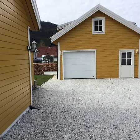 Lägenhet Sandvik Garasjeloft