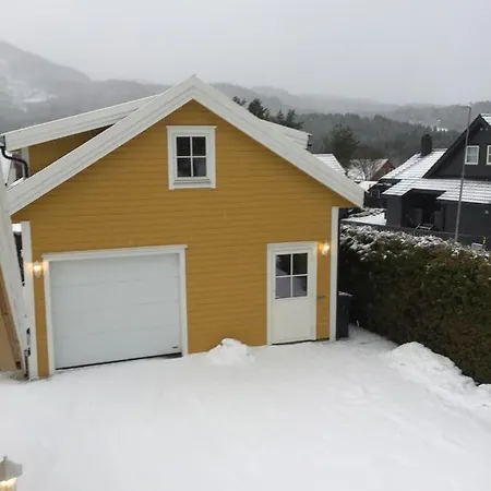 Lägenhet Sandvik Garasjeloft